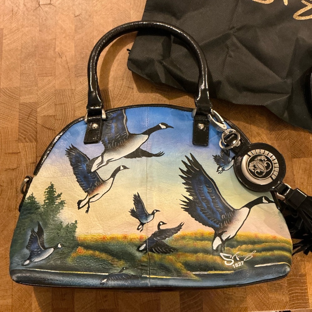 Elegant Blue and Black Bird Design Shoulder Bag